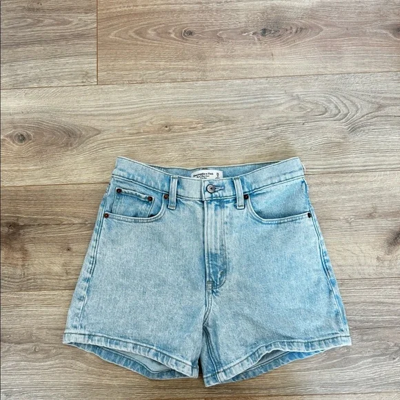 Abercrombie mom shorts - Picture 2 of 4
